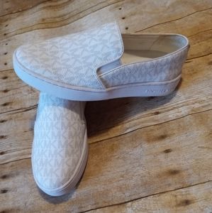 Size 5 Women's Michael Kors Shoes